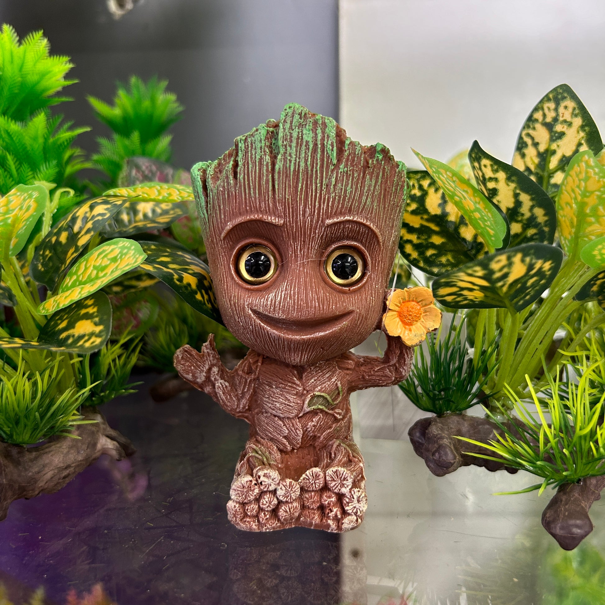 Decor Groot Toy Aquarium decoration With airstone – Veda Aquarium